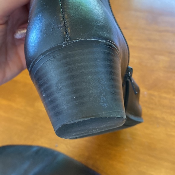 St. John’s Bay Lennon Black Ankle Boot 10 EUC - Picture 6 of 9